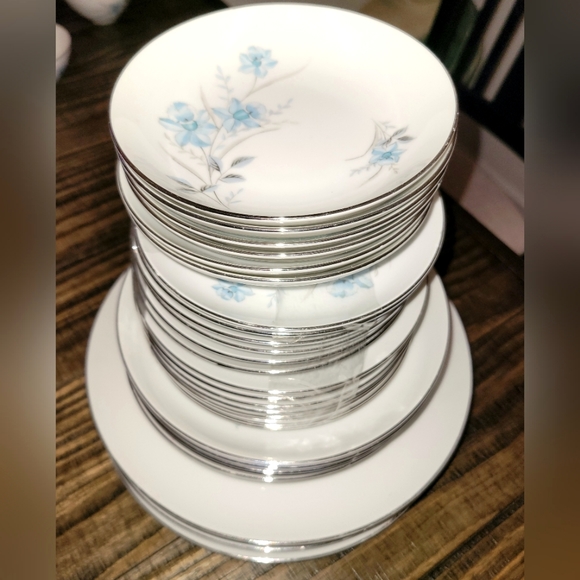 Super Diamond China | White With Blue Floral Design & Silver Rim | 39 Pieces - Picture 5 of 12